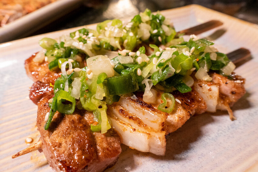 新北市新莊區【美食】摩多居酒屋，日式料理串燒酒場，食材天然的美味，新莊廟街夜市美食！