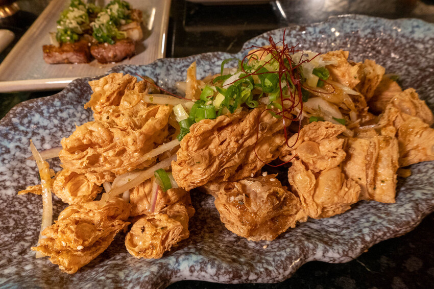 新北市新莊區【美食】摩多居酒屋，日式料理串燒酒場，食材天然的美味，新莊廟街夜市美食！