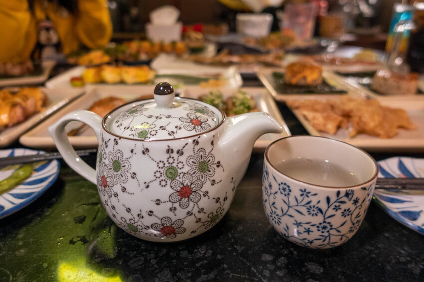 新北市新莊區【美食】摩多居酒屋，日式料理串燒酒場，食材天然的美味，新莊廟街夜市美食！