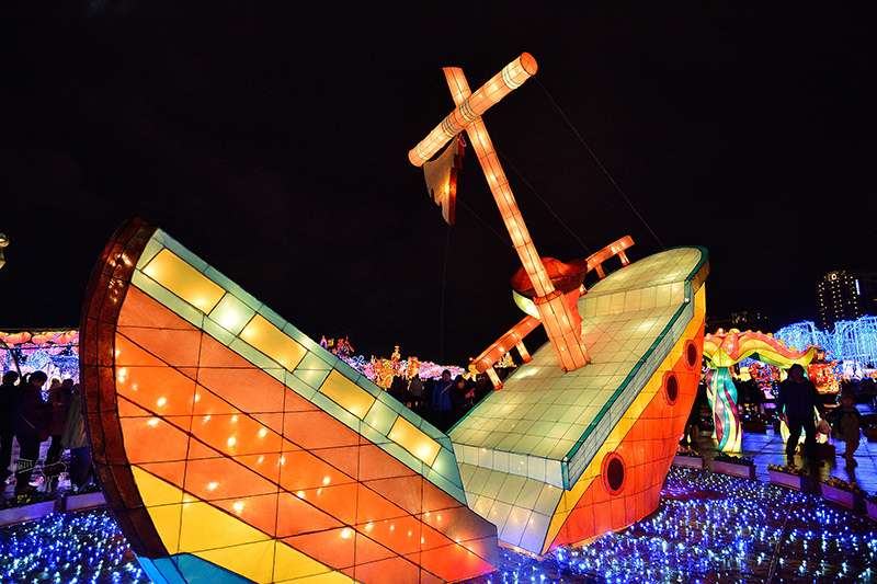 2016桃園燈會:繽紛主副燈,六大主題燈區與寬廣佔地.高鐵桃園站,免費接駁車