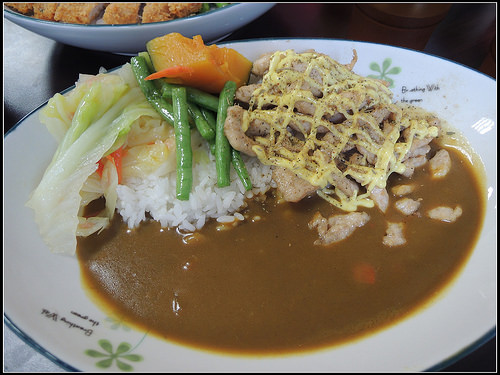 【新北食記】林口‧雙醬咖哩(林口)~湯品、飲料自助、可加飯