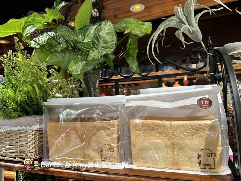 桃園龜山森林系餐廳︱綠庭緣 輕食,正餐,咖啡下午茶 ~近虎頭山步道 - Dannis Amy魯蛋妹大腸弟︱美食旅遊生活