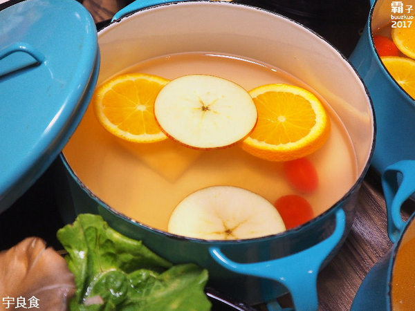 宇良食 健康鍋物：宇良食，夏日清爽新湯底，仲夏鮮果VS瑰蜜鮮奶