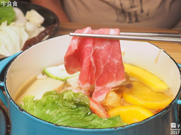 宇良食 健康鍋物：宇良食，夏日清爽新湯底，仲夏鮮果VS瑰蜜鮮奶