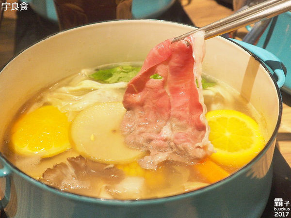 宇良食 健康鍋物：宇良食，夏日清爽新湯底，仲夏鮮果VS瑰蜜鮮奶