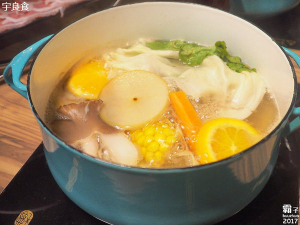 宇良食 健康鍋物：宇良食，夏日清爽新湯底，仲夏鮮果VS瑰蜜鮮奶