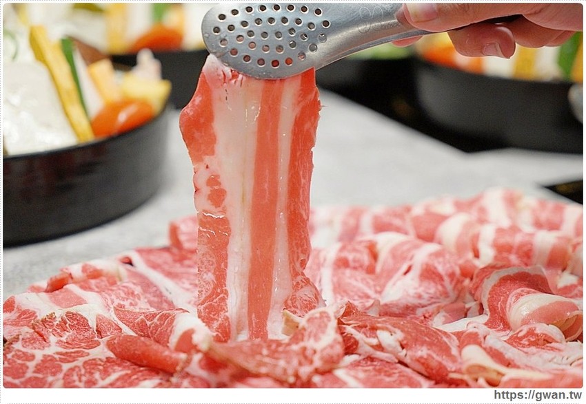 宇良食巨無霸肉盤+浮誇手臂蝦，無霸三人套餐海陸通吃