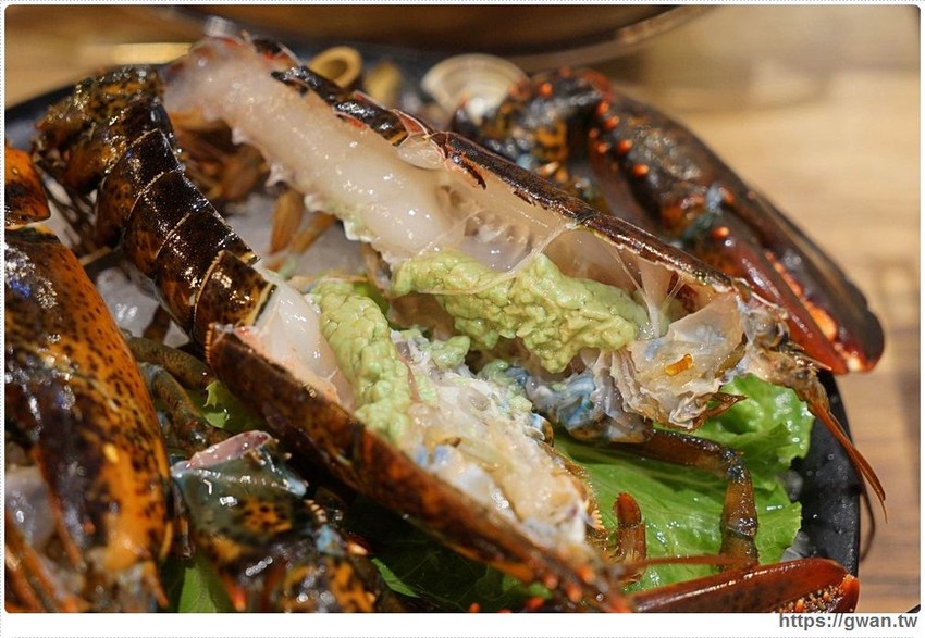 宇良食巨無霸肉盤+浮誇手臂蝦，無霸三人套餐海陸通吃