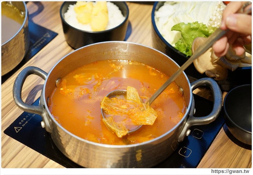 宇良食巨無霸肉盤+浮誇手臂蝦，無霸三人套餐海陸通吃