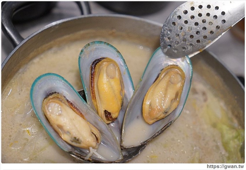 宇良食巨無霸肉盤+浮誇手臂蝦，無霸三人套餐海陸通吃