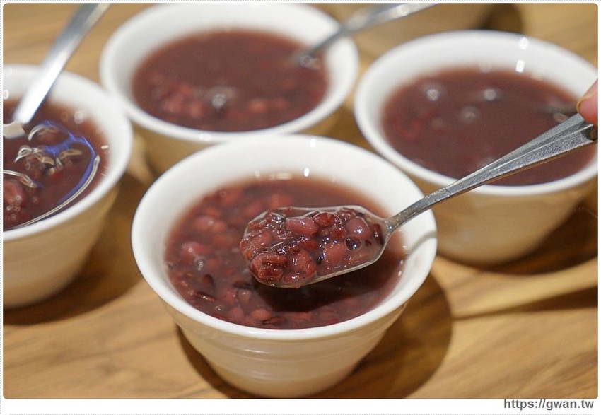 宇良食巨無霸肉盤+浮誇手臂蝦，無霸三人套餐海陸通吃