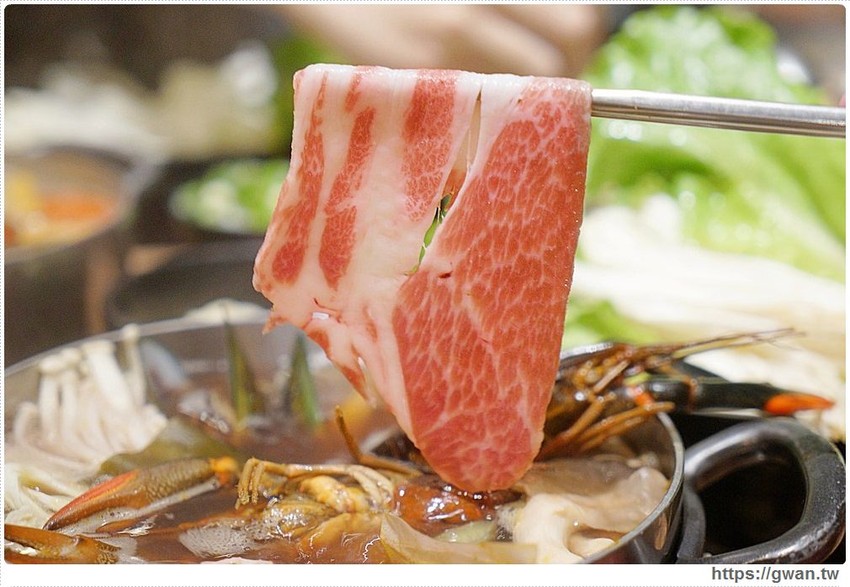 宇良食巨無霸肉盤+浮誇手臂蝦，無霸三人套餐海陸通吃