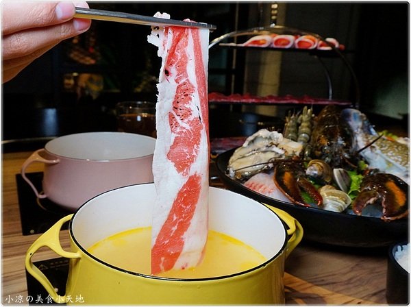 宇良食 健康鍋物:台中沙鹿』宇良食健康鍋物║工業風乾燥花鍋物餐廳94狂!龍蝦雙人套餐霸氣登場,超美鑄鐵鍋時尚又流行!