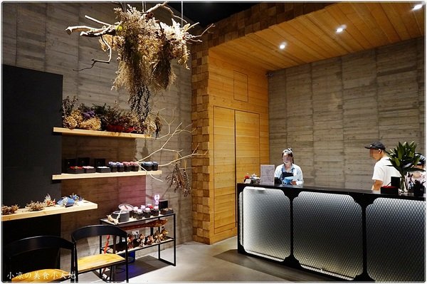 宇良食 健康鍋物:台中沙鹿』宇良食健康鍋物║工業風乾燥花鍋物餐廳94狂!龍蝦雙人套餐霸氣登場,超美鑄鐵鍋時尚又流行!