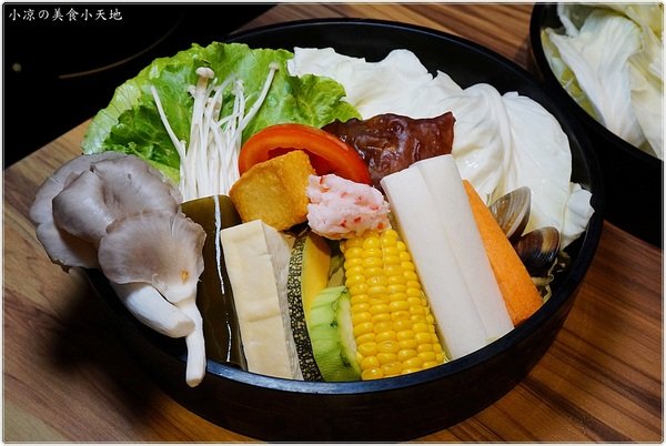 宇良食 健康鍋物:台中沙鹿』宇良食健康鍋物║工業風乾燥花鍋物餐廳94狂!龍蝦雙人套餐霸氣登場,超美鑄鐵鍋時尚又流行!