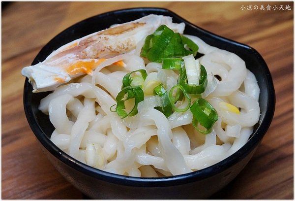 宇良食 健康鍋物:台中沙鹿』宇良食健康鍋物║工業風乾燥花鍋物餐廳94狂!龍蝦雙人套餐霸氣登場,超美鑄鐵鍋時尚又流行!