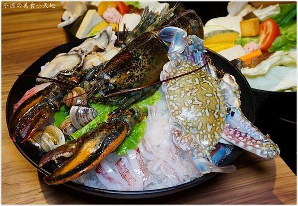 宇良食 健康鍋物:台中沙鹿』宇良食健康鍋物║工業風乾燥花鍋物餐廳94狂!龍蝦雙人套餐霸氣登場,超美鑄鐵鍋時尚又流行!