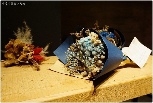 宇良食 健康鍋物:台中沙鹿』宇良食健康鍋物║工業風乾燥花鍋物餐廳94狂!龍蝦雙人套餐霸氣登場,超美鑄鐵鍋時尚又流行!