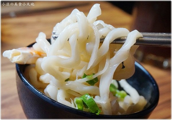 宇良食 健康鍋物:台中沙鹿』宇良食健康鍋物║工業風乾燥花鍋物餐廳94狂!龍蝦雙人套餐霸氣登場,超美鑄鐵鍋時尚又流行!