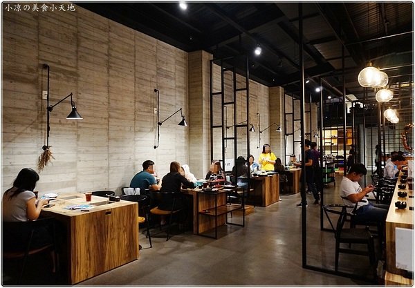 宇良食 健康鍋物:台中沙鹿』宇良食健康鍋物║工業風乾燥花鍋物餐廳94狂!龍蝦雙人套餐霸氣登場,超美鑄鐵鍋時尚又流行!