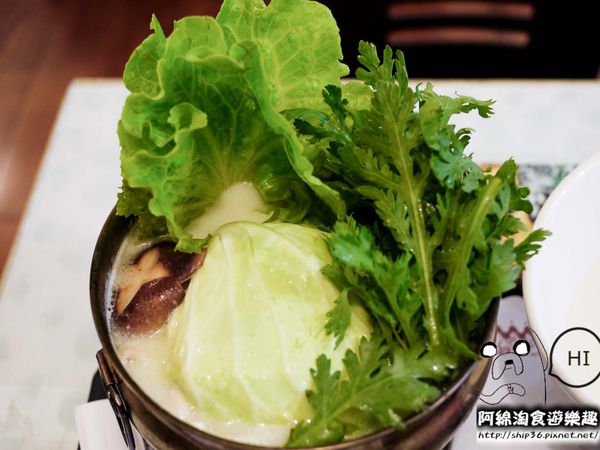 【桃園簡餐】巷弄食堂(原窩在轉角)-鮮乳酪火鍋配料豐富，湯底濃醇夠味．桃園市區/簡餐/火鍋/烏龍麵