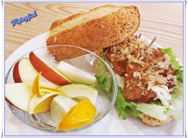 歐兔啡食館 O2 Deli：✜ 意外發現卻不斷回訪滴新開幕小清新平價咖啡館(假日早午餐篇) – 蘆洲「歐兔啡食館O2 Deli」(❁´◡`❁)