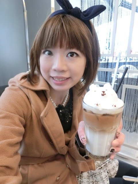 in% HAIR&CAFE:「in% HAIR&CAFE」- 藝人超推!不但有好吃的下午茶還有帥店長和正妹店員為您服務~實在無法擋的誘惑!