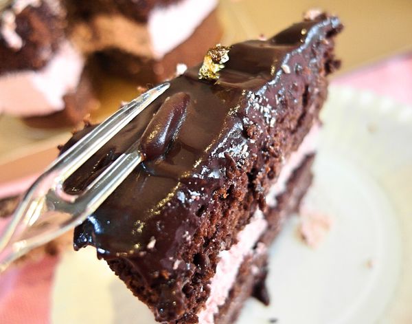 哈肯舖：❤️美食❤️【新北。板橋】哈肯舖 X 52Hz , I love you/ 苦甜之戀/法國LV級巧克力/花心。玫瑰檸檬