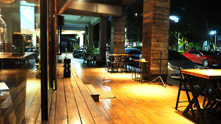 Waiting Bistro,忠孝東路必吃,東區必吃,忠孝復興包場,忠孝復興約會餐廳,忠孝東路約會餐廳,情人節,東區小酒館,忠孝東路小酒館