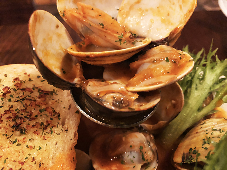 Waiting Bistro,忠孝復興,我不是他媽媽,文湖線泰式料理,文湖線海鮮,巧克力,苦甜巧克力,木碗沙拉,東區木碗沙拉,東區早午餐