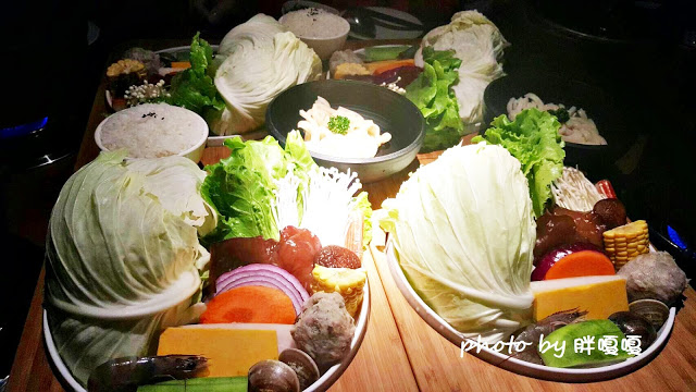 【台中 南屯】拾七石頭火鍋€輕井澤旗下新品牌→口味大勝輕井澤、食材新鮮、湯頭正點、宵夜場再+1←冬日超推