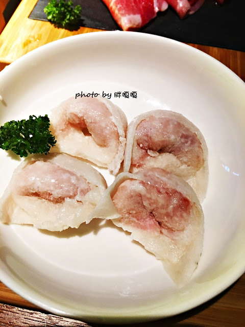 【台中 南屯】拾七石頭火鍋€輕井澤旗下新品牌→口味大勝輕井澤、食材新鮮、湯頭正點、宵夜場再+1←冬日超推