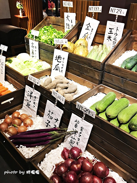 【台中 南屯】拾七石頭火鍋€輕井澤旗下新品牌→口味大勝輕井澤、食材新鮮、湯頭正點、宵夜場再+1←冬日超推