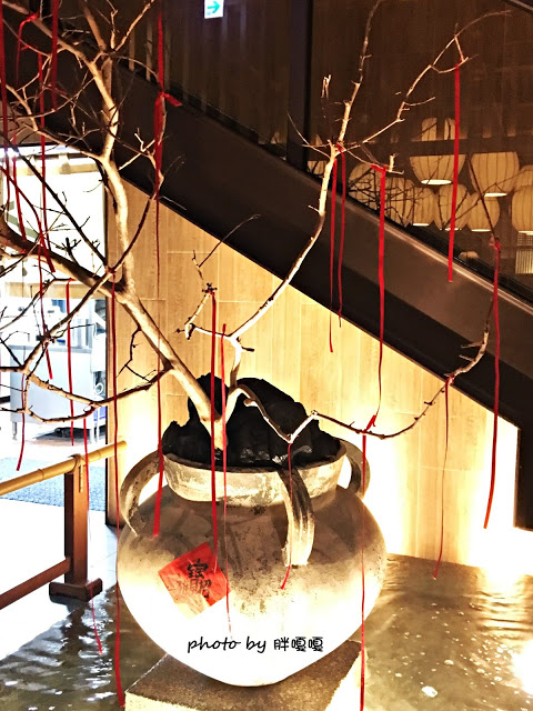 【台中 南屯】拾七石頭火鍋€輕井澤旗下新品牌→口味大勝輕井澤、食材新鮮、湯頭正點、宵夜場再+1←冬日超推