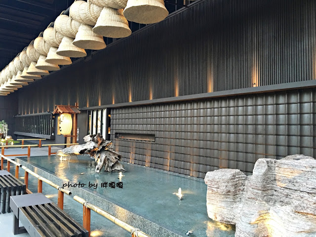 【台中 南屯】拾七石頭火鍋€輕井澤旗下新品牌→口味大勝輕井澤、食材新鮮、湯頭正點、宵夜場再+1←冬日超推