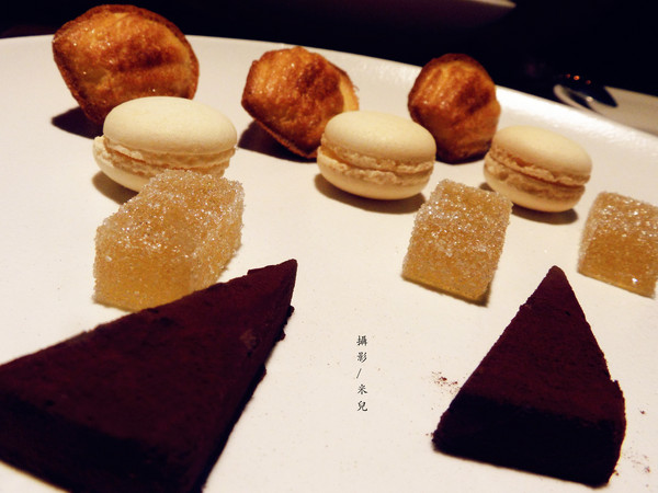 Closet Restaurant & Bar:【台北市大安區。餐酒館】 Closet Restaurant & Bar 近孝復興捷運站 東區餐酒館推薦 Closet Restaurant & Bar:【台北市大安區。餐酒館】 Closet Restaurant & Bar 近孝復興捷運站 東區餐酒館推薦