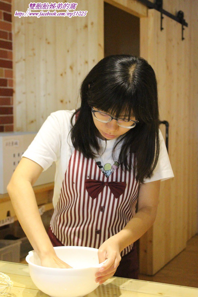 [愛10克親手烘培DIY Bakery凱旋店] 帶姪女練習親手烘培DIY的初體驗