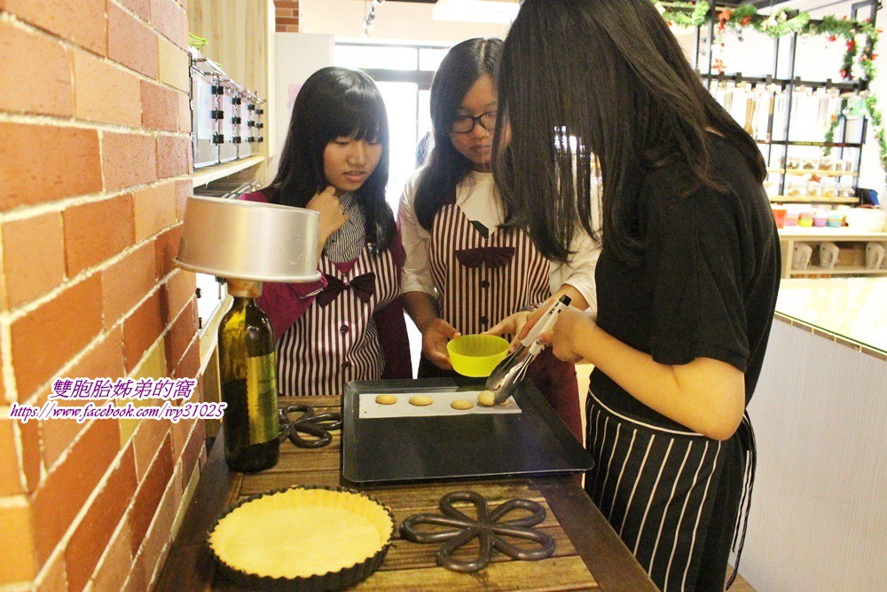 [愛10克親手烘培DIY Bakery凱旋店] 帶姪女練習親手烘培DIY的初體驗