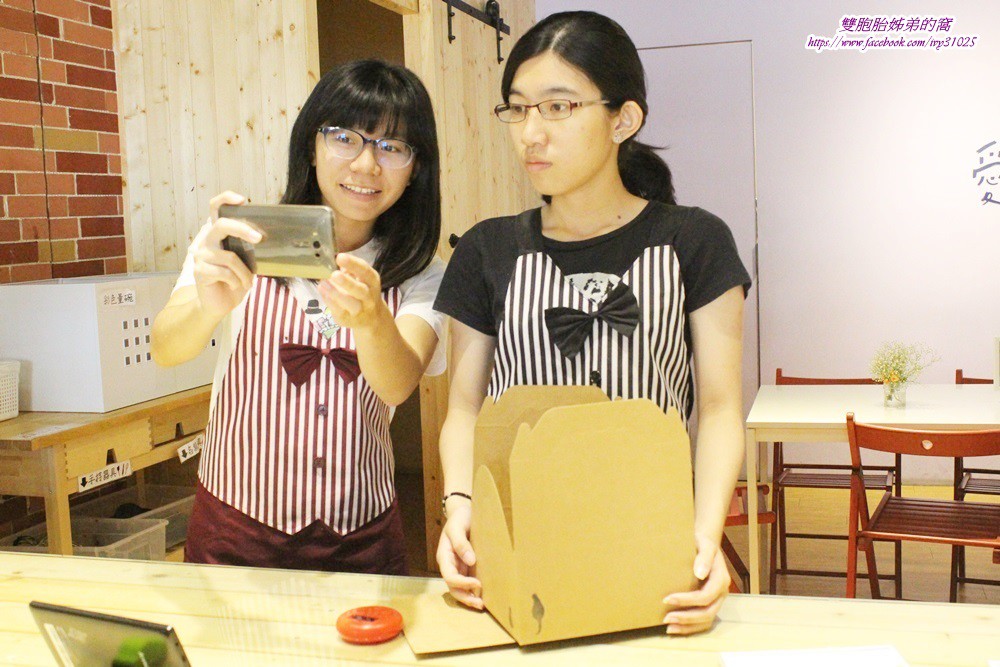 [愛10克親手烘培DIY Bakery凱旋店] 帶姪女練習親手烘培DIY的初體驗