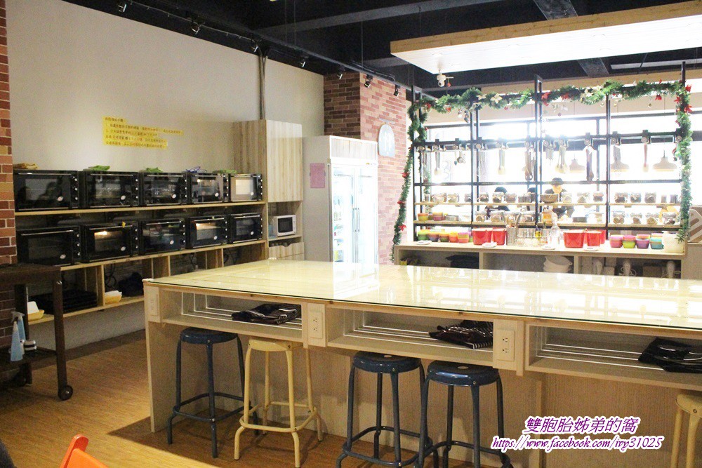 [愛10克親手烘培DIY Bakery凱旋店] 帶姪女練習親手烘培DIY的初體驗