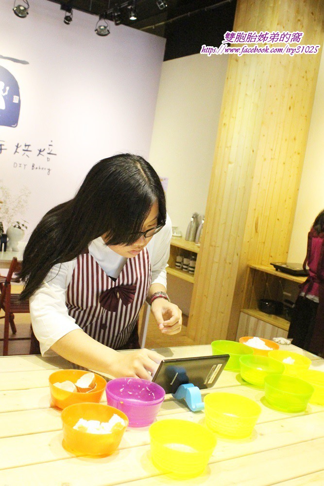 [愛10克親手烘培DIY Bakery凱旋店] 帶姪女練習親手烘培DIY的初體驗