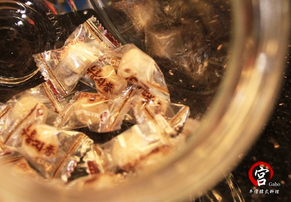 宮 韓式料理 台南店：【台南||東區】宮 韓式料理(台南店)─東區平價新韓味兒！華麗風裝潢+附免費小菜吃到飽！