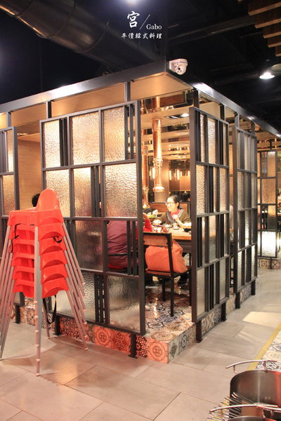 宮 韓式料理 台南店：【台南||東區】宮 韓式料理(台南店)─東區平價新韓味兒！華麗風裝潢+附免費小菜吃到飽！