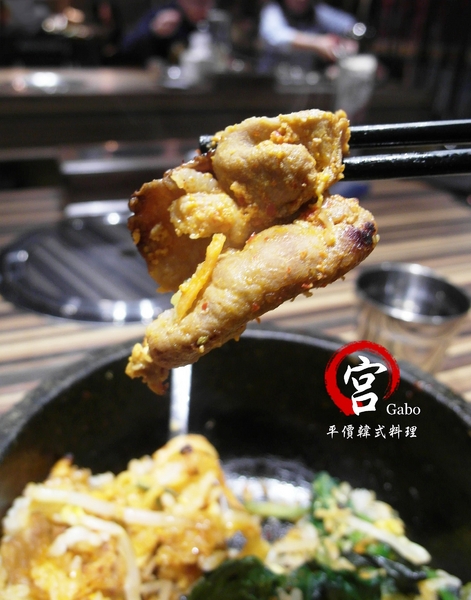 宮 韓式料理 台南店：【台南||東區】宮 韓式料理(台南店)─東區平價新韓味兒！華麗風裝潢+附免費小菜吃到飽！