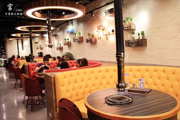 宮 韓式料理 台南店：【台南||東區】宮 韓式料理(台南店)─東區平價新韓味兒！華麗風裝潢+附免費小菜吃到飽！