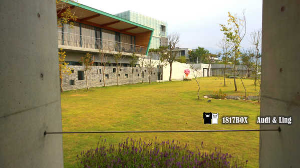 【南投。草屯】毓繡美術館。建築空間美學藝術。歧異獸。含羞的等候。巷弄美學。2016台灣建築獎首獎