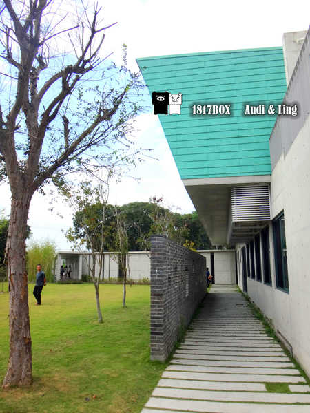 【南投。草屯】毓繡美術館。建築空間美學藝術。歧異獸。含羞的等候。巷弄美學。2016台灣建築獎首獎