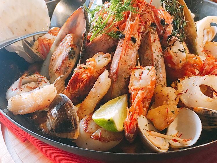 4F小飯館,淡水美食,淡江美食,淡江大學城,淡江大學城美食,淡水輕軌,淡海新市鎮,淡海新市鎮美食,淡水老街美食,淡水一日遊,淡水景觀餐廳