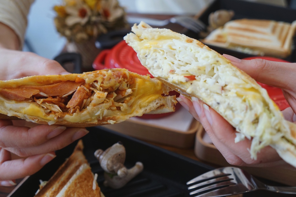 德式香腸佐義式辣肉醬&洋芋蛋沙拉佐起司三重奏