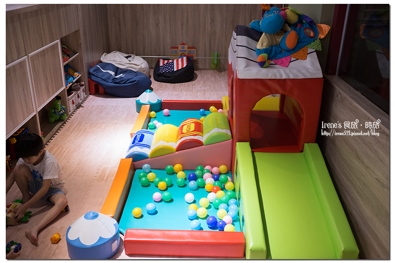 【台北內湖區】把旋轉木馬搬進餐廳內/樹屋/城堡溜滑梯.棠朝BossMama 親子餐廳